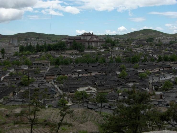 북한에서 엄청 열심히 관리한다는 한옥마을 | 인스티즈