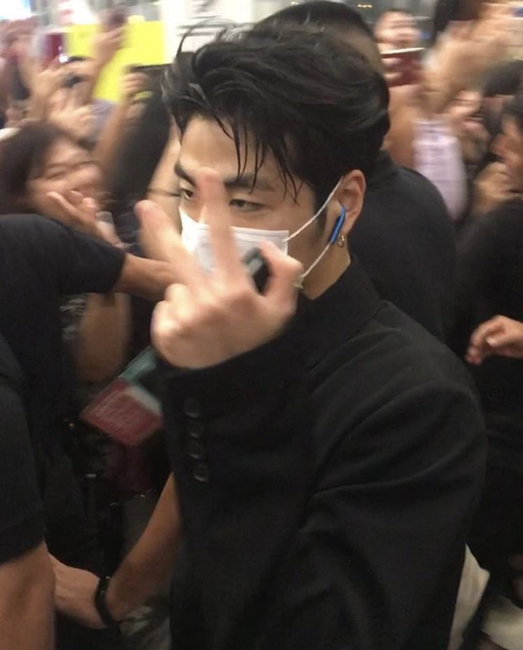 [잡담] 내가 본 남돌중에 진짜 젤 무섭게? 생겼음..... | 인스티즈