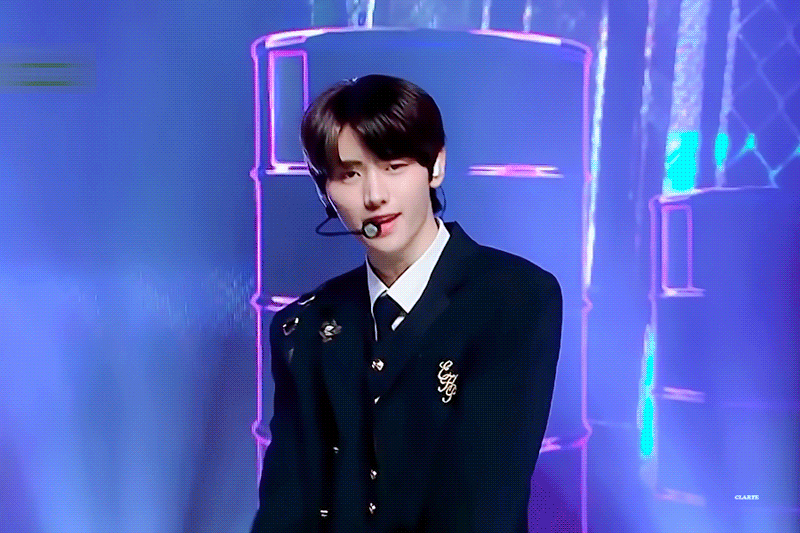 [잡담] 오늘 엔하이픈 의상 제복같이 보이기도 한당 | 인스티즈