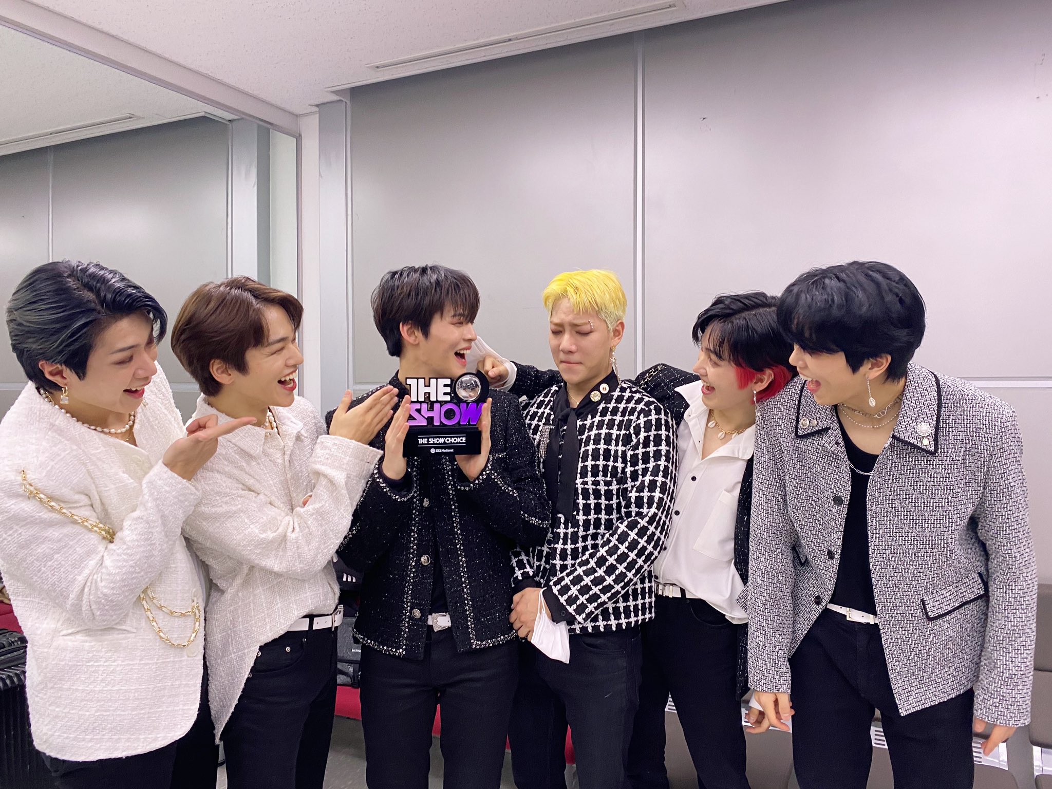 [잡담] 온앤오프 팬들이 맘속 한구석에 품고 사는 단체사진들 비슷할 듯 | 인스티즈