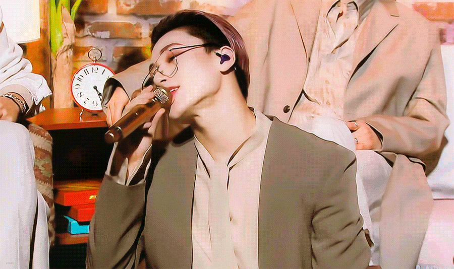 [잡담] 얘 리보라 하면 놀라는데 진짜 노래 잘혀 | 인스티즈