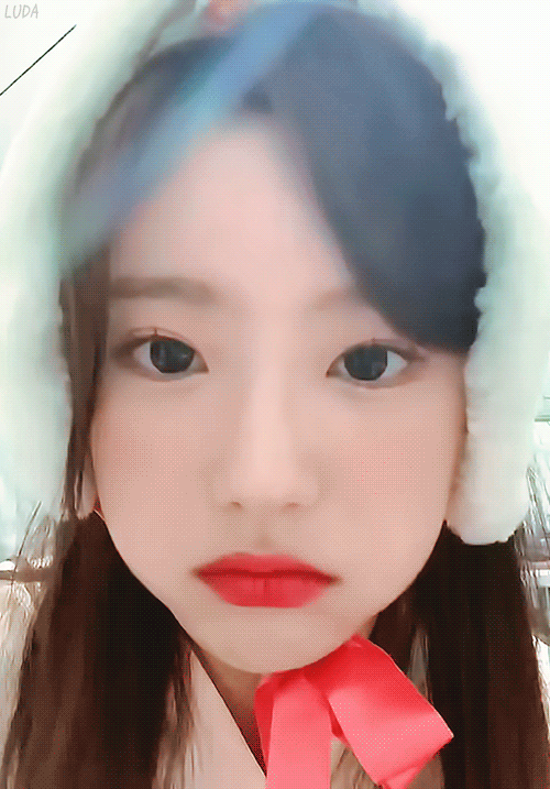 [잡담] 치킨 먹는데 이렇게까지 귀여워야돼? | 인스티즈