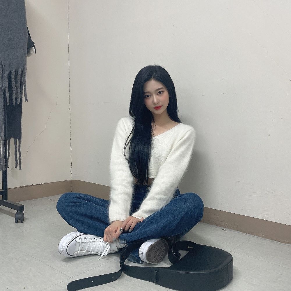 [잡담] 김민주 개인인스타 언제 만들까.... | 인스티즈