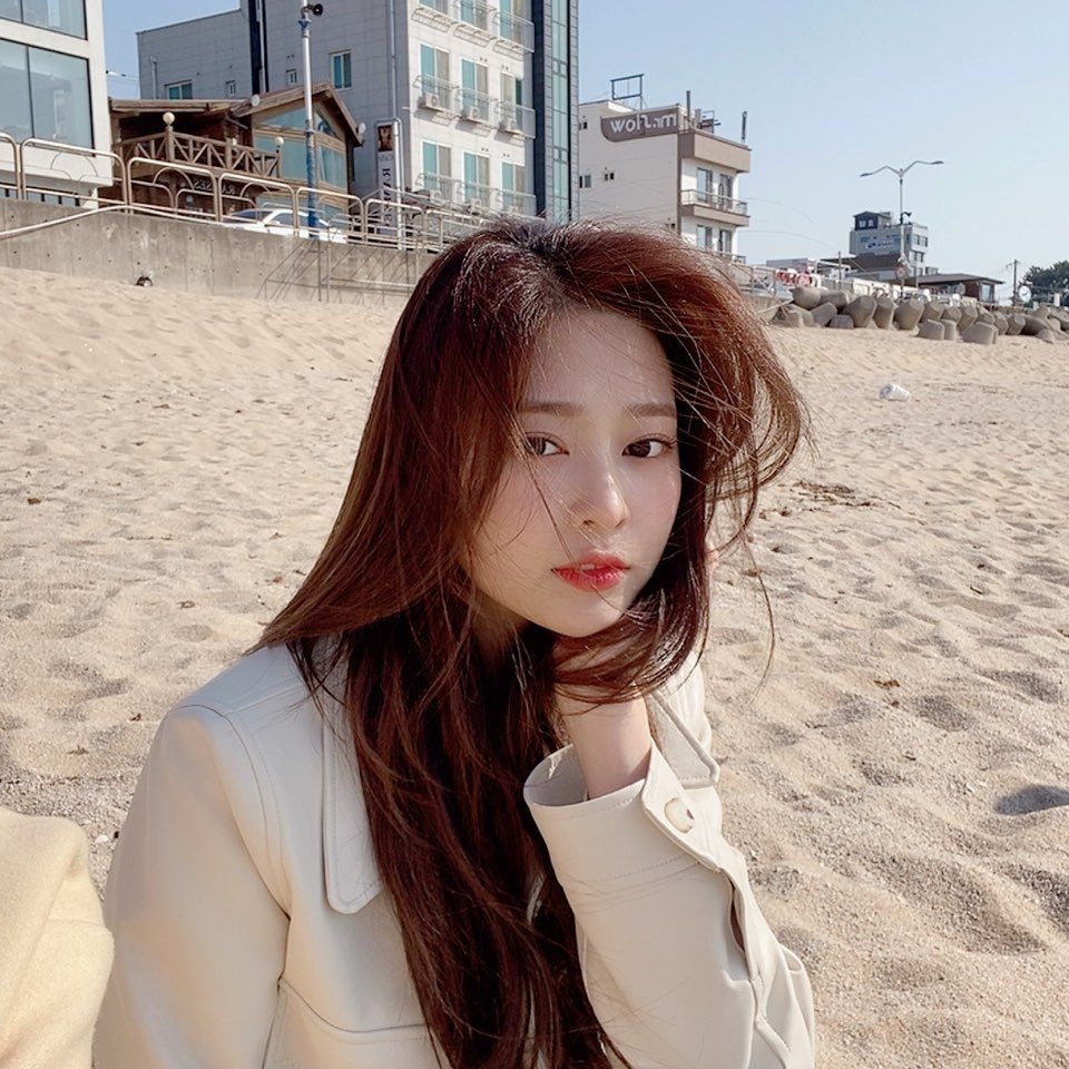 [잡담] 김민주 개인인스타 언제 만들까.... | 인스티즈