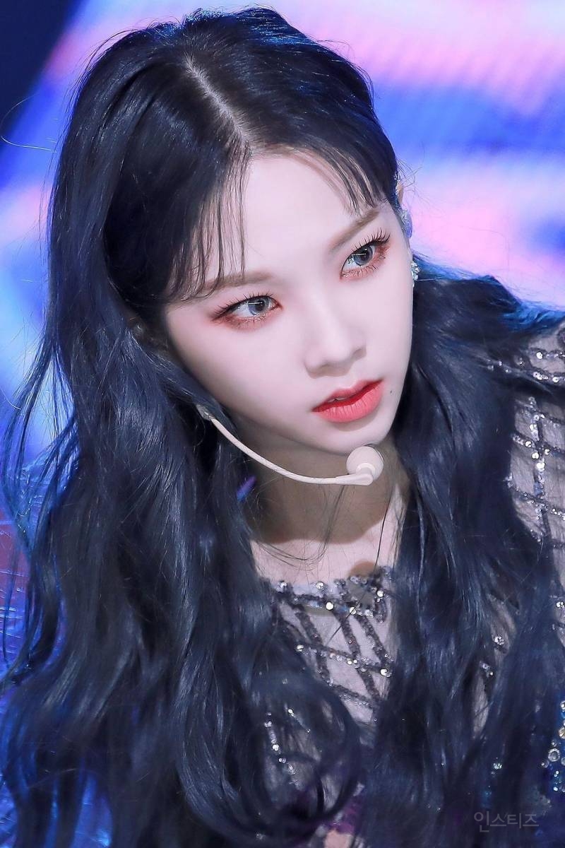 [잡담] 인포보고 왔는데 에스파 카리나 이 사진 원본 있는 사람 찾아요!!! | 인스티즈