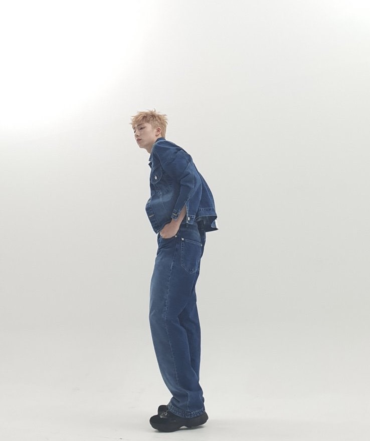 [잡담] 애기때 쓰던 모자가 아직도 맞는다는 남돌 | 인스티즈