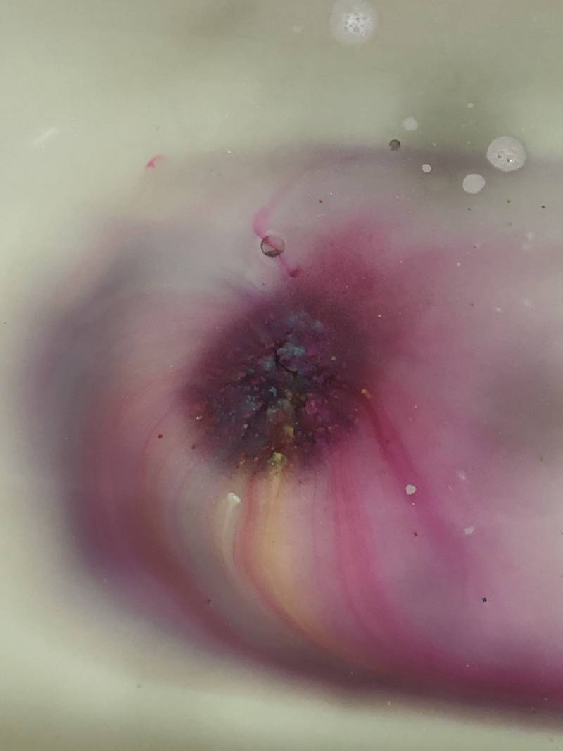 얘들아 3년된 러쉬밤 풀었는데.. ㅜㅜ 이거 물 버려야겠지? | 인스티즈