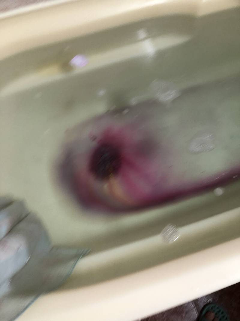 얘들아 3년된 러쉬밤 풀었는데.. ㅜㅜ 이거 물 버려야겠지? | 인스티즈