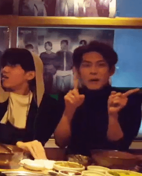 [잡담] 원필이 낯가릴 때 , 조금 적응된 곳일때 , 멤버들이랑 있을때 | 인스티즈