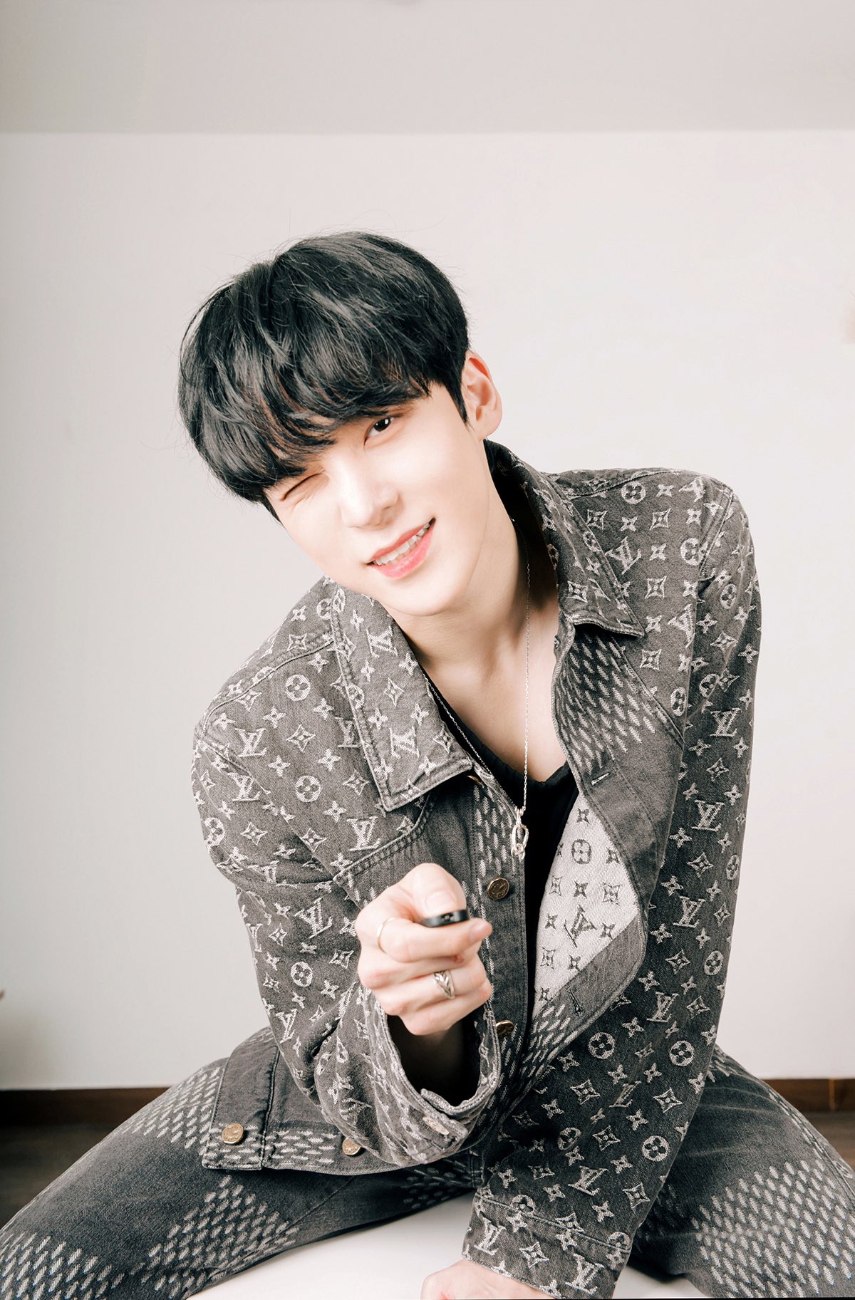 [잡담] 자연스레 사진저장한 킹덤보다 감긴 분 | 인스티즈