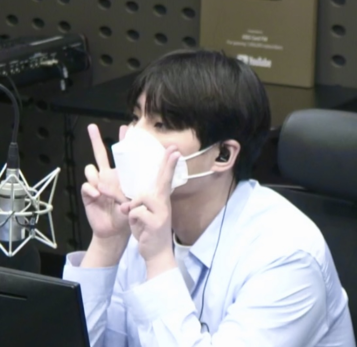 [잡담] 영케이 여우상🦊인거 인정 오케이 인정하는데 | 인스티즈