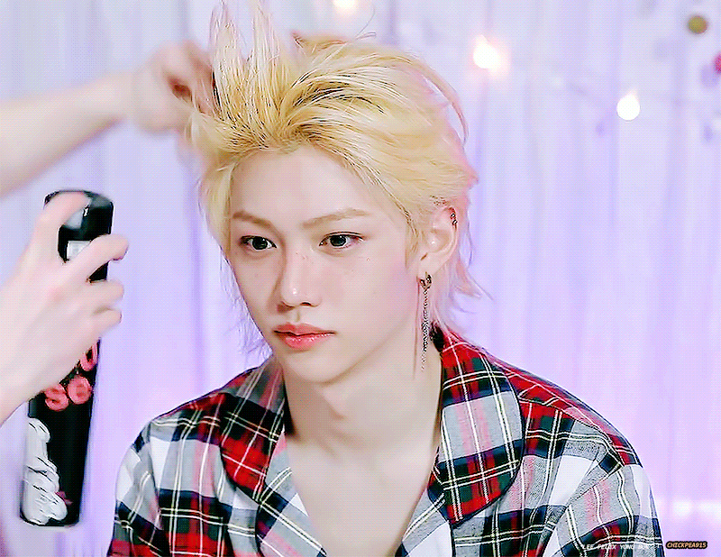 [잡담] 난 스키즈 자컨에서 뜬금없이 머리감길래 | 인스티즈