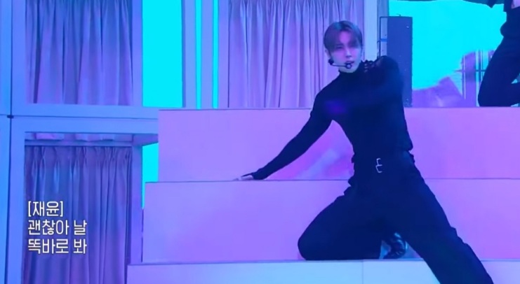 [잡담] 재윤이가 자꾸 똑바로 보라고하는데 똑바로 볼수가 없네.... | 인스티즈