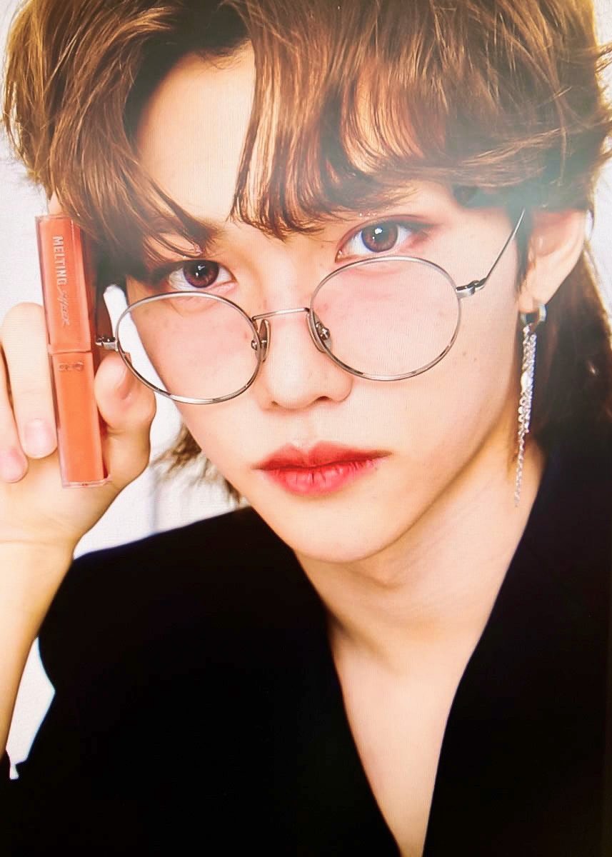 [잡담] 아니 필릭스는 얼굴이 어케 저렇게 브이라인이지 | 인스티즈