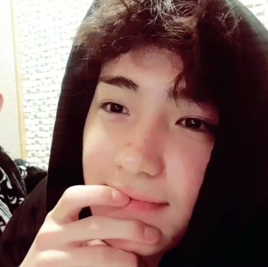 [잡담] 머리 빠글대고 살 오동통하고 얼굴 벌개진 이재현 | 인스티즈