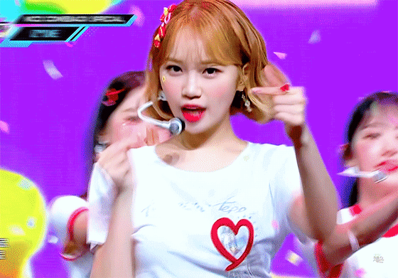 [잡담] 김채원 아이즈원 시절 움짤 보는데 새삼 이미지 정반대다ㅋㅋㅋㅋㅋㅋ | 인스티즈