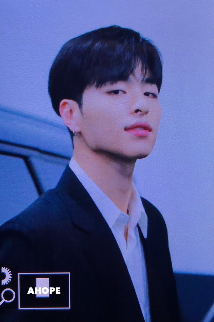 [잡담] 와 이런 얼굴 한번 잘생겨보이면 답 없다진짜 ㅋㅋㅋㅋㅋㅋㅋㅋㅋ | 인스티즈