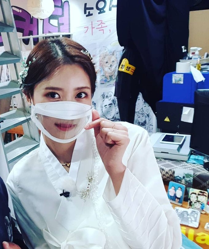 [잡담] 아 근데 이미주 한복 진짜 개이쁜데 | 인스티즈