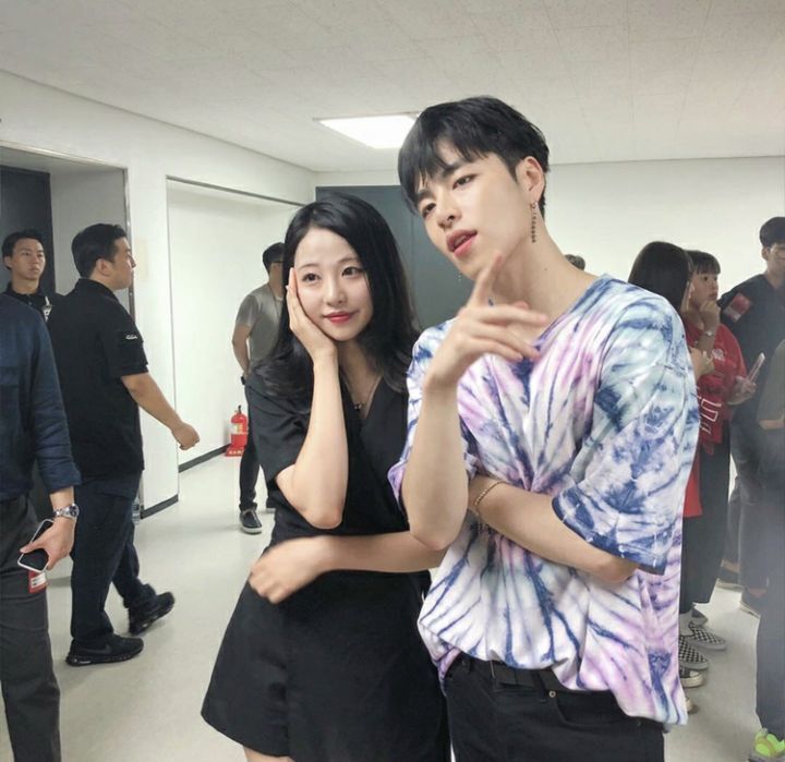 [잡담] 아이콘 구준회 옆에있는 여자분 누구야? | 인스티즈