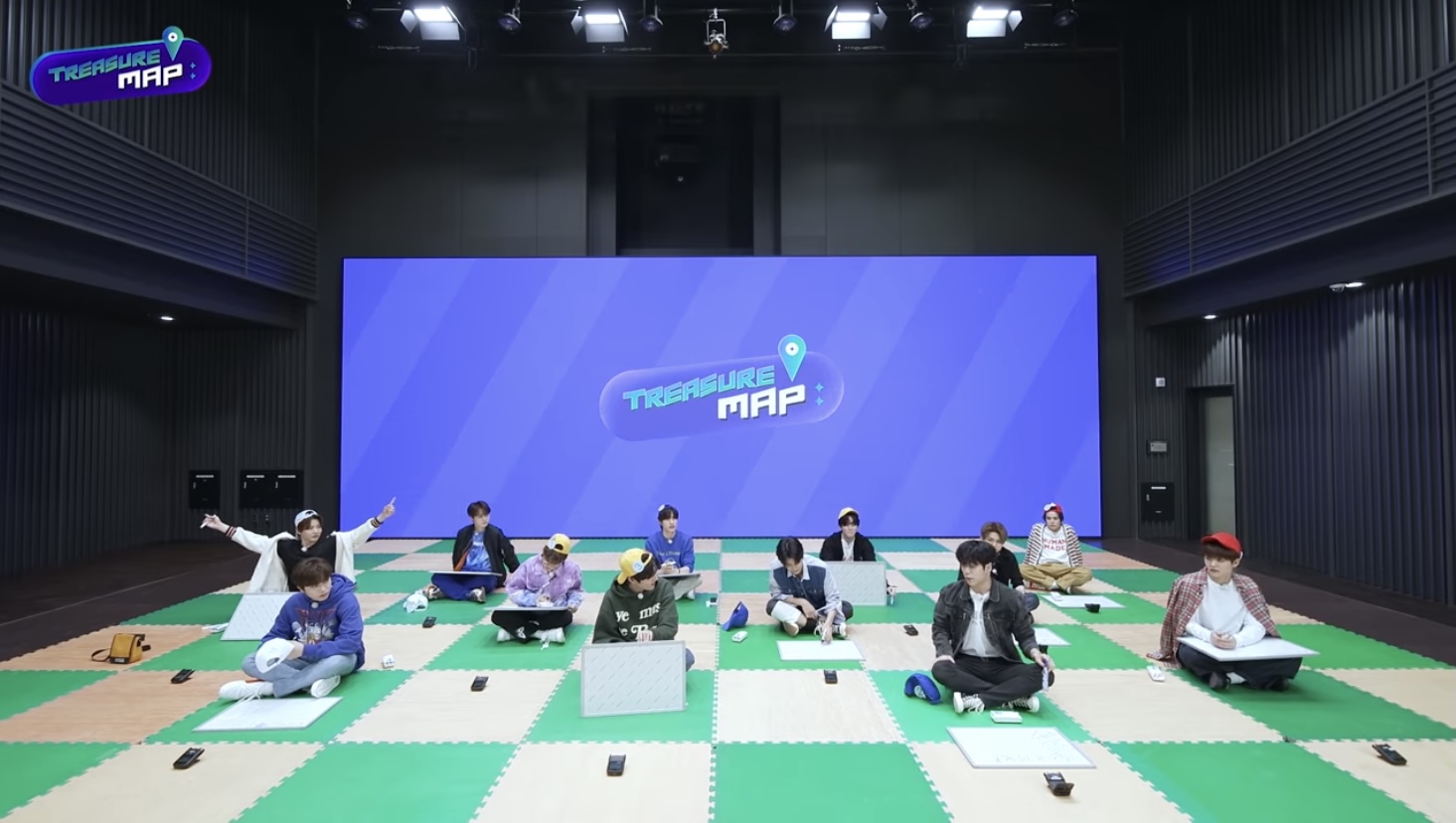 [잡담] 트레저 오늘 자컨에 나온 곳 와이지 신사옥 연습실인가 엄청 넓다 | 인스티즈