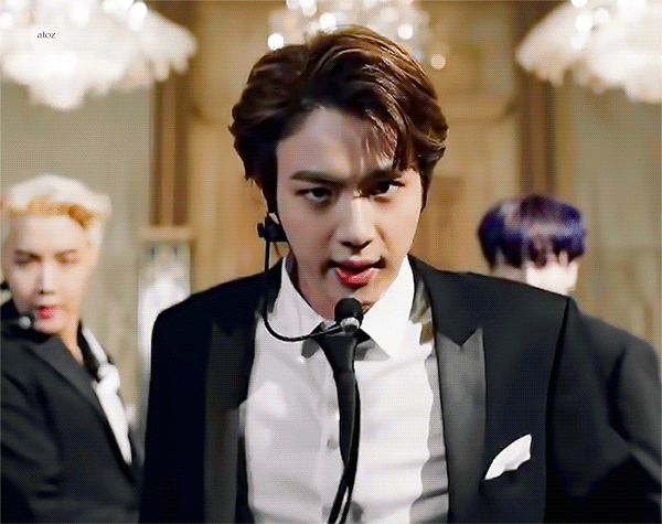 [잡담] 반듯하게 생긴사람이 작정하고 끼부리고 섹시하려고 하는게 얼마나 위험한지.보여주는 김석진 | 인스티즈