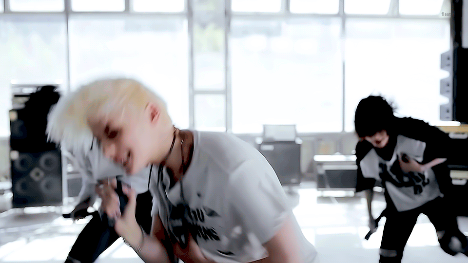 [잡담] 투바투 휴닝카이 금발에 고글이라니 미쳤어 | 인스티즈