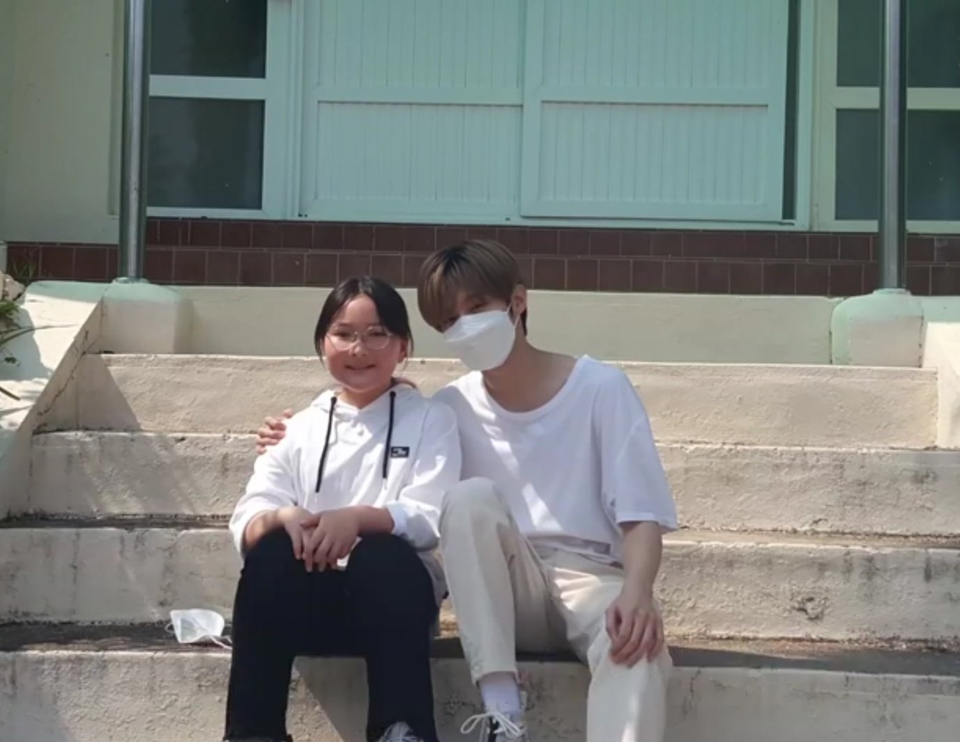 [잡담] 김우석 초등학생 아이한테 앨범 선물해준거 대박이야... | 인스티즈