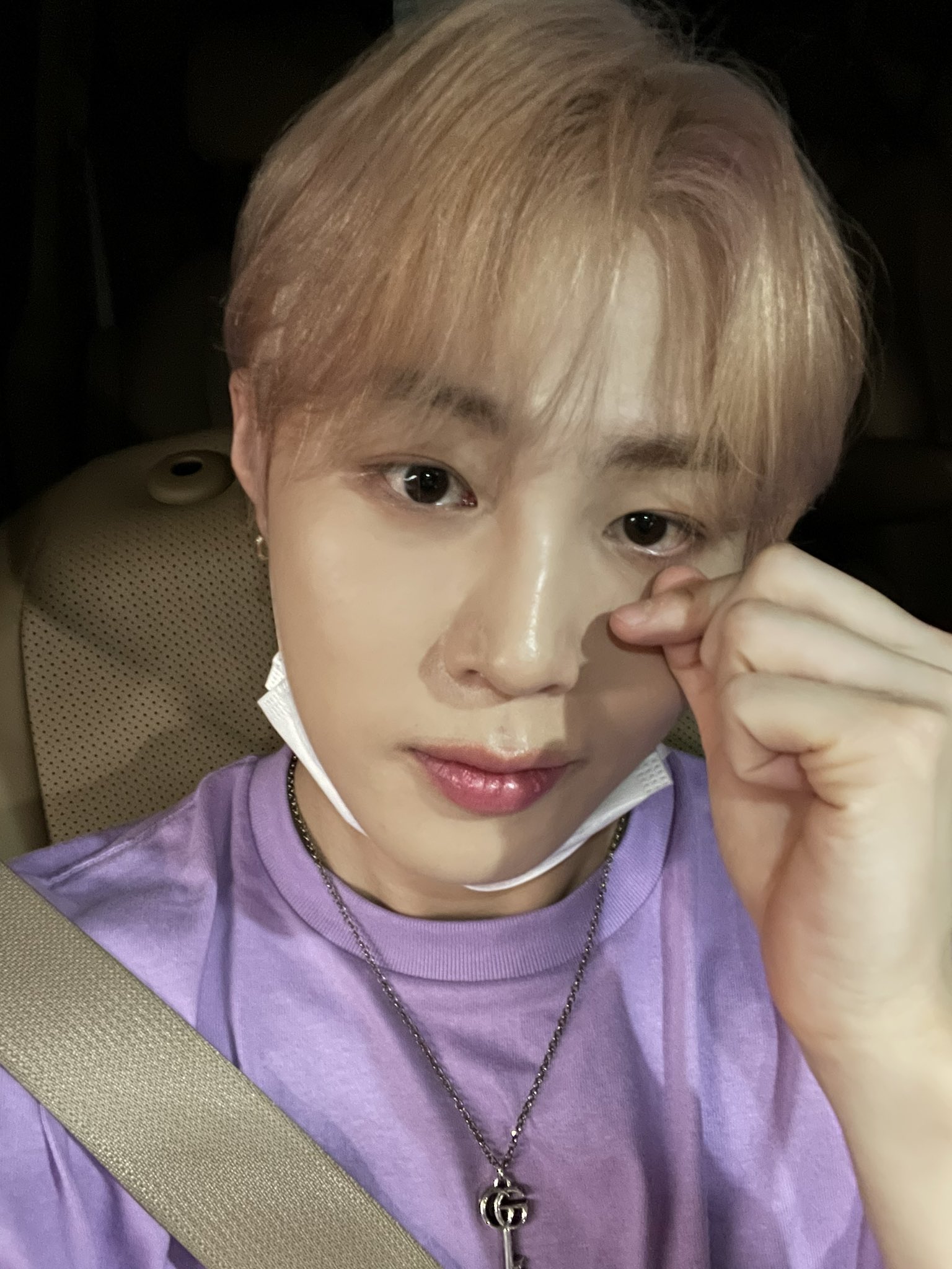 어제 심야아이돌 곧 막방한다고 공지하고 올라온 하성운 셀카인데ㅠㅠㅠ | 인스티즈