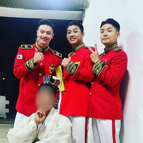 [잡담] 비투비 군인들 사진 6개나 떴는데 166일 개껌이지ㅋㅋㅋㅋㅋ | 인스티즈