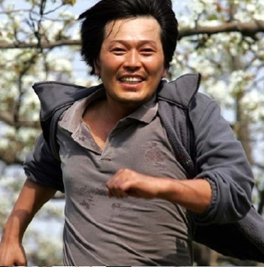 [잡담] 누가 밖에서 이어폰 꼽고 머리 휘날리고 눈물흘리면서 뛰어가고 있으면 투바투 노래 듣고 있겠거니해 | 인스티즈