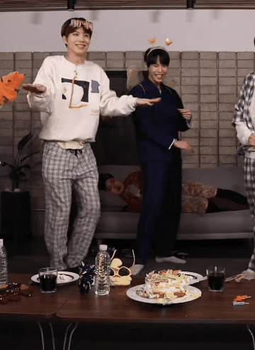 [잡담] 정우 이거 어디서 한거야?? | 인스티즈