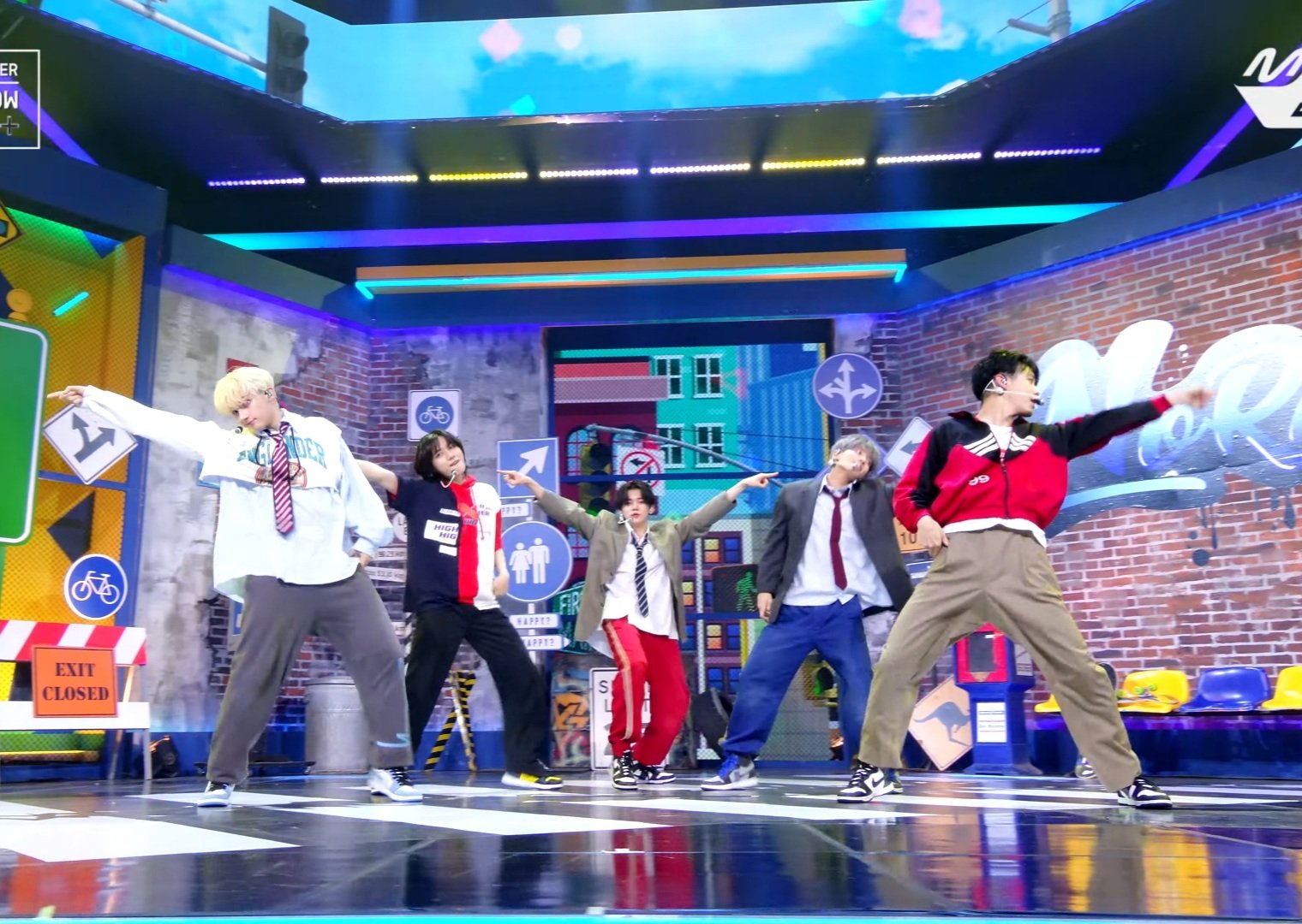 [잡담] ㅌㅂㅌ 노룰즈 봤는데 착장 예쁘다 | 인스티즈