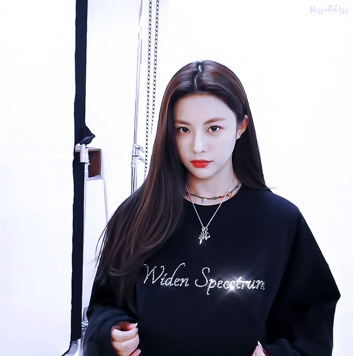 [잡담] 요즘 한소희랑 고윤정 최고 좋아(´༎ຶ ͜ʖ ༎ຶ) 분위기 개쩔 | 인스티즈