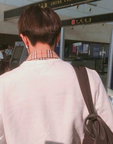 [잡담] 이거 누구 뒷모습이야? | 인스티즈