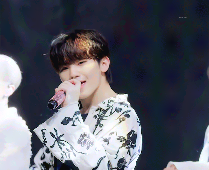 [잡담] 평소 피부 지이이인짜 하얀 남돌의 톤다운 메이크업 수준 | 인스티즈