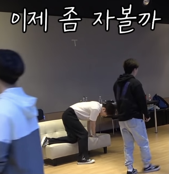 [잡담] 진짜 아이돌도 결국 사람이야 사람 사는거 | 인스티즈