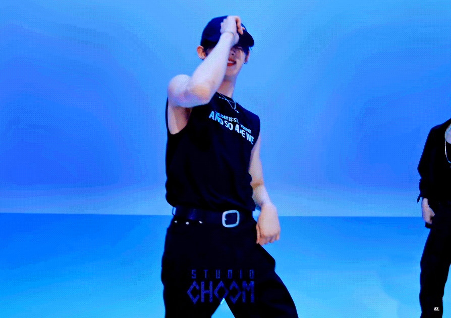 [잡담] 최연준 이런 착장으로 쎈컨셉도 보고싶다 | 인스티즈