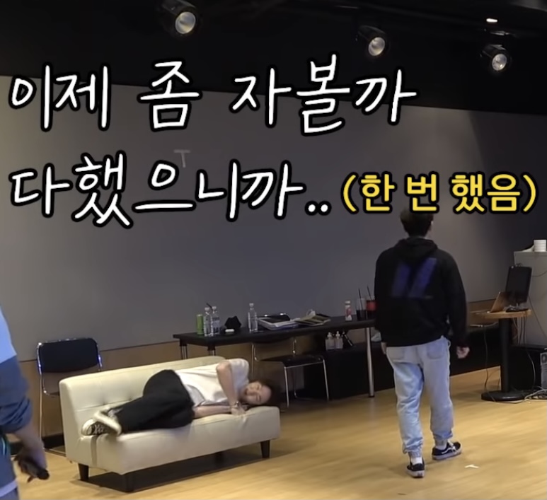 [잡담] 진짜 아이돌도 결국 사람이야 사람 사는거 | 인스티즈