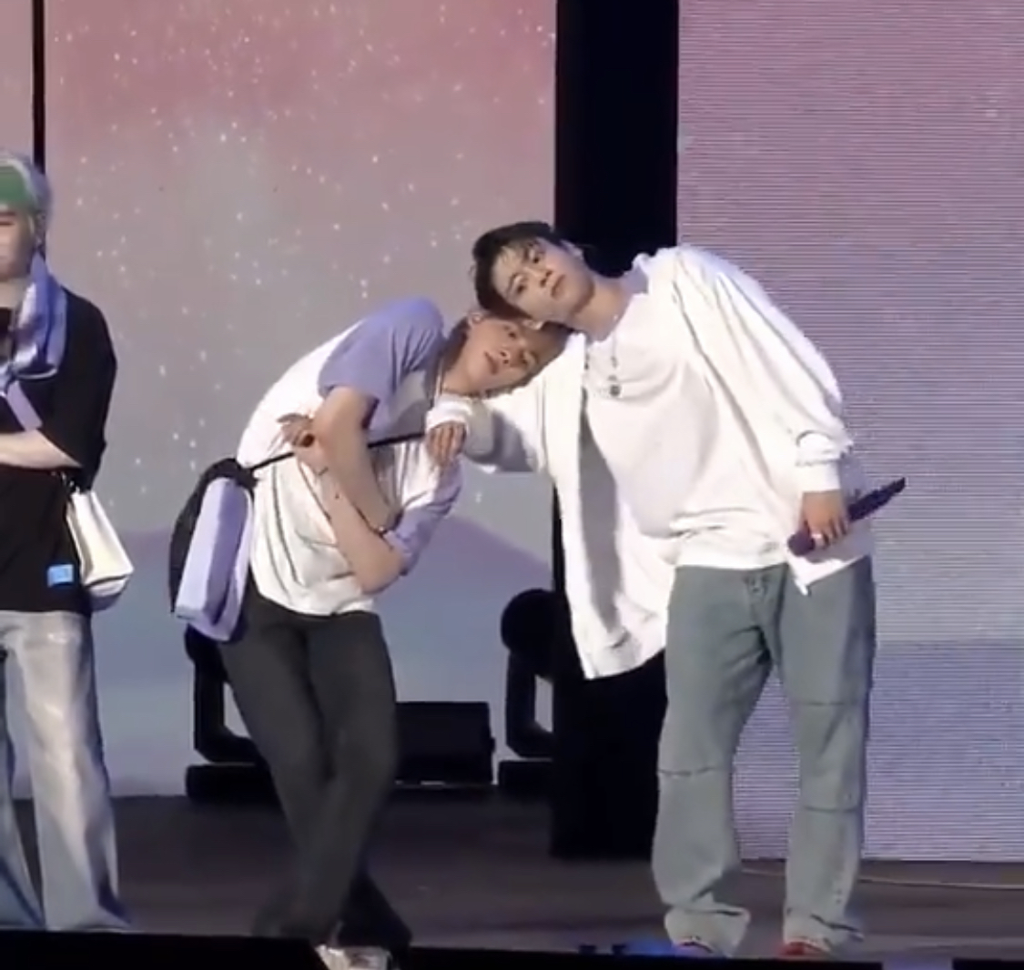 [잡담] 빌보드 핫백 3주 연속 1위한 가수가 한 일 | 인스티즈