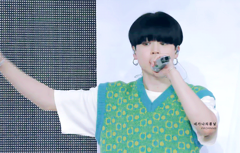 [잡담] 이제껏 본 사람중에 바가지 머리 제일 잘어울림... | 인스티즈