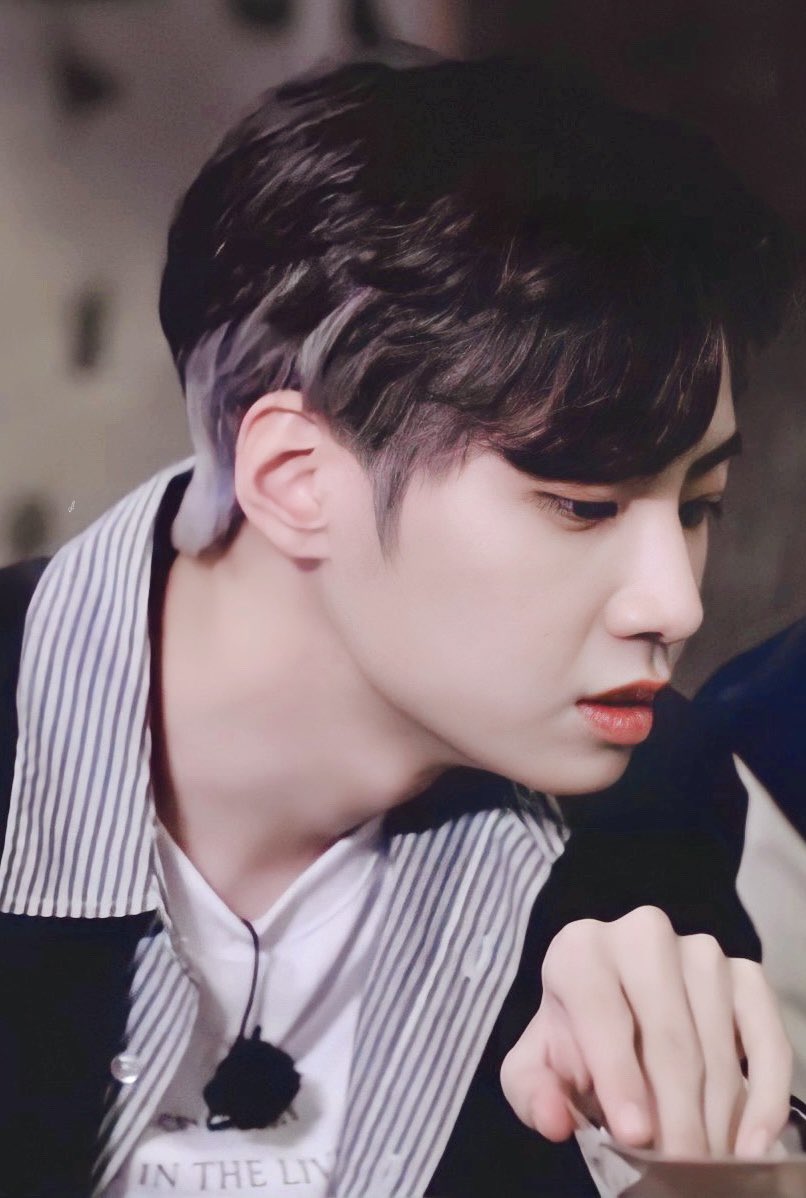 [잡담] 여러분...... 이진혁 얼굴이 너무너무인데 한번만 봐주세요ㅜㅜㅜㅜ | 인스티즈