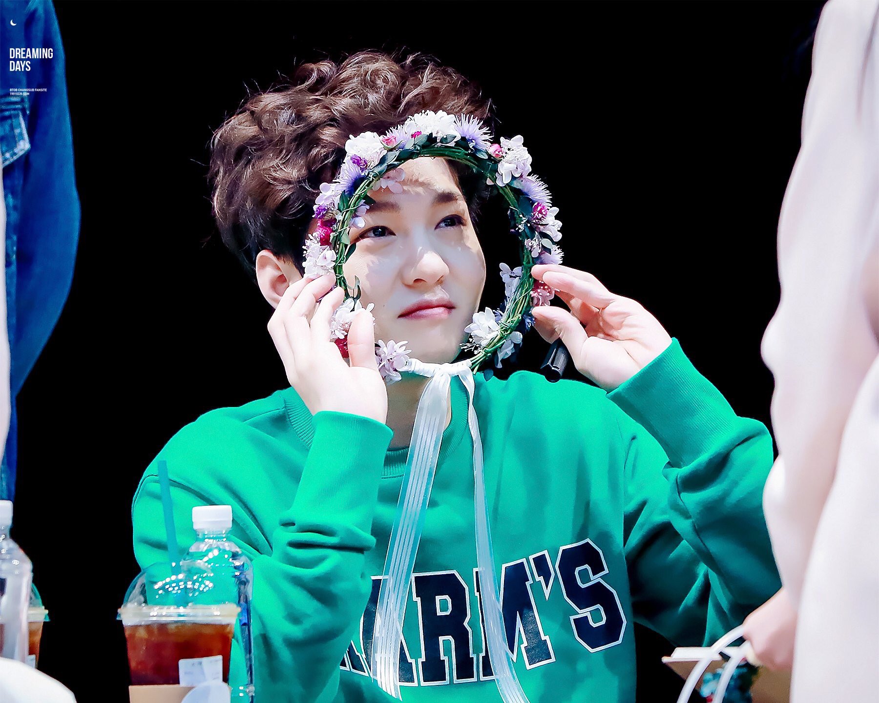 [잡담] 화환쓰면 돌잔치하는 창섭이 보고싶다 | 인스티즈