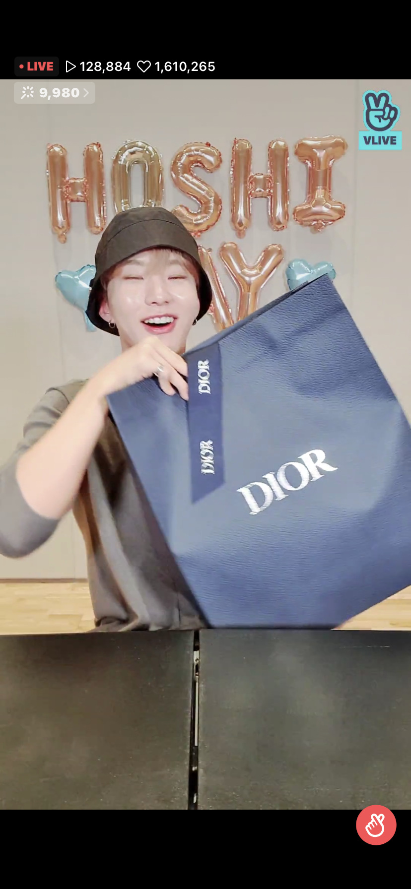 [잡담] 야 세븐틴 막내 언제 커서 형한테 디올 선물을 ㅠㅠ | 인스티즈