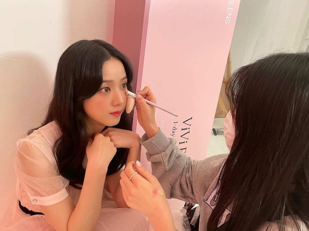 [잡담] 다들 인형이 메이크업 받는거 보실분? | 인스티즈