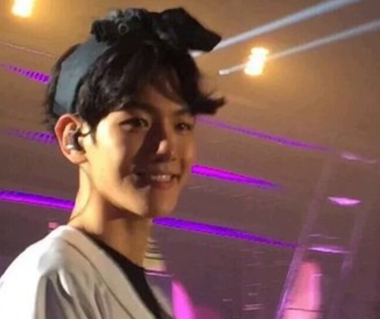 [잡담] 백현 실물 가까이서 본 사람들이 하나같이 하는 말 | 인스티즈