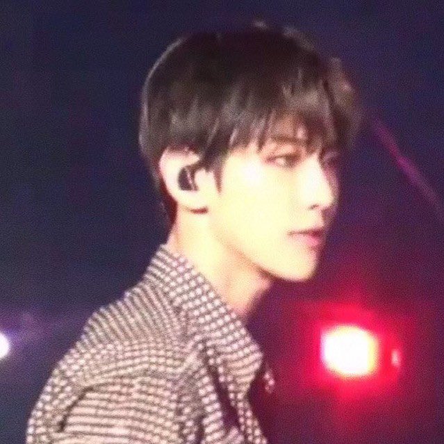 [잡담] 백현 실물 가까이서 본 사람들이 하나같이 하는 말 | 인스티즈