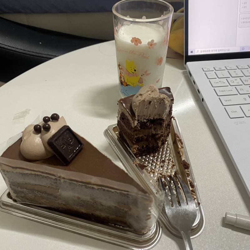 ˗ˋˏ 와 ˎˊ˗ 나 시험공부하다가 개맛있는 초코케이크 발견 | 인스티즈