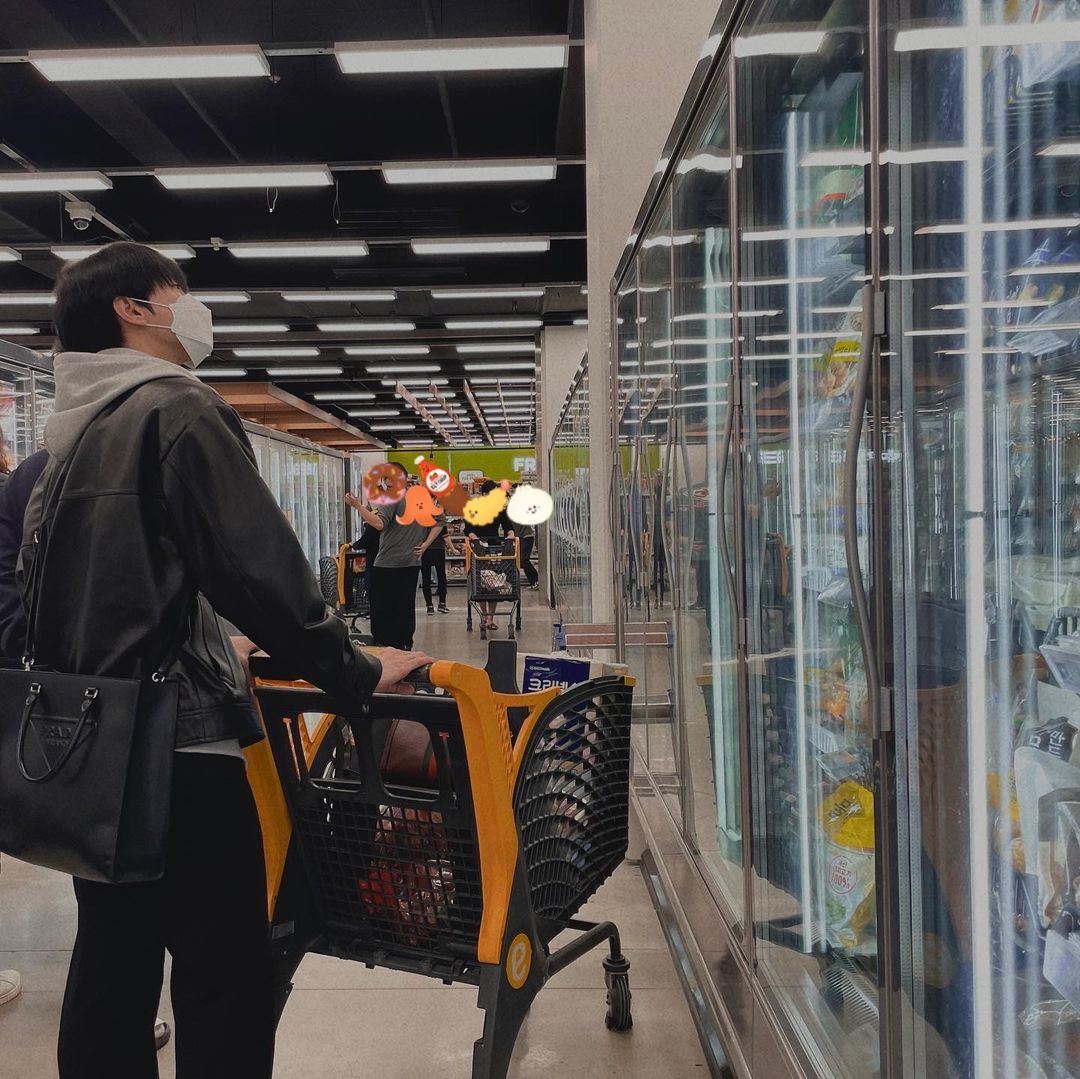 [잡담] 우리 도영이 사진 놓고 가용.. | 인스티즈