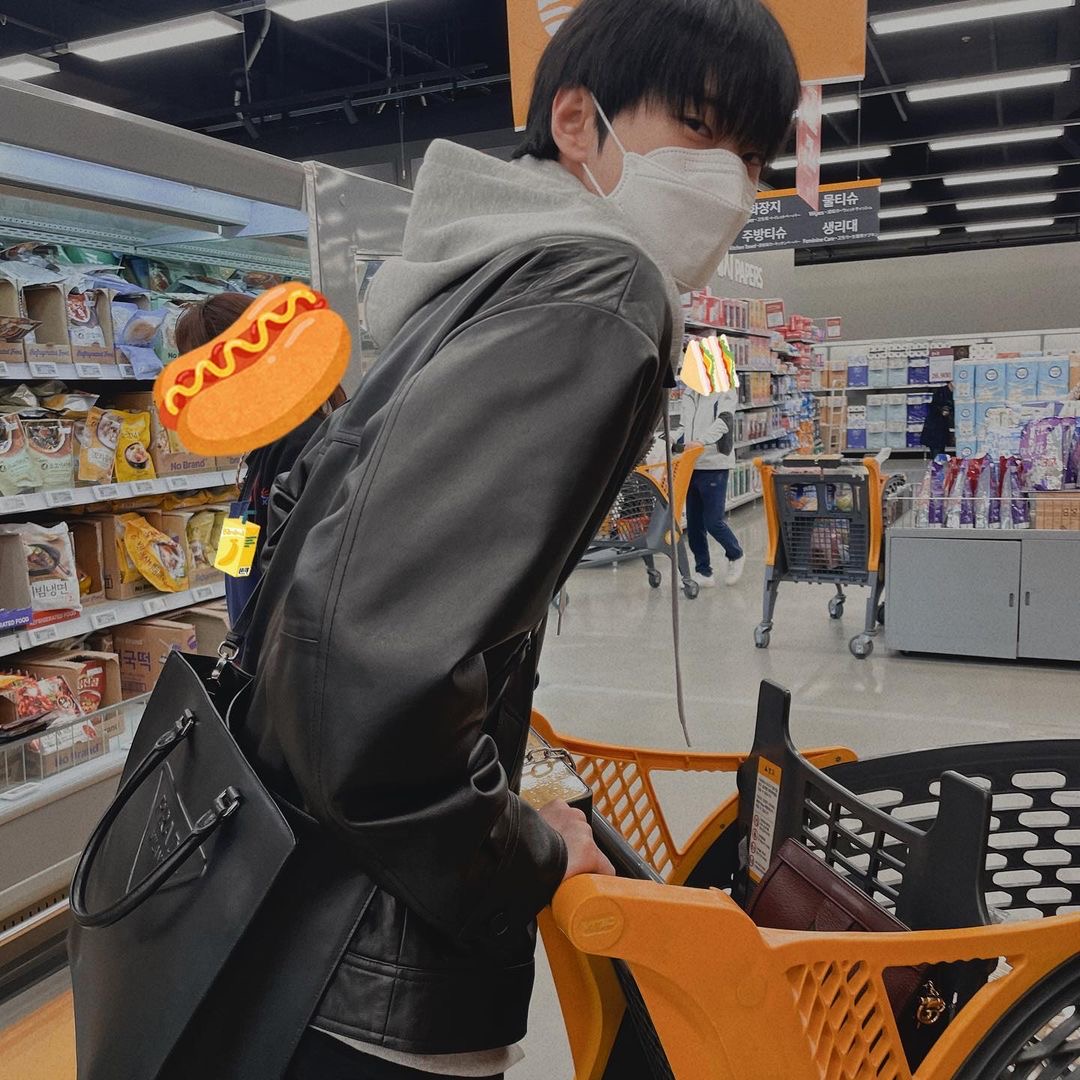 [잡담] 우리 도영이 사진 놓고 가용.. | 인스티즈