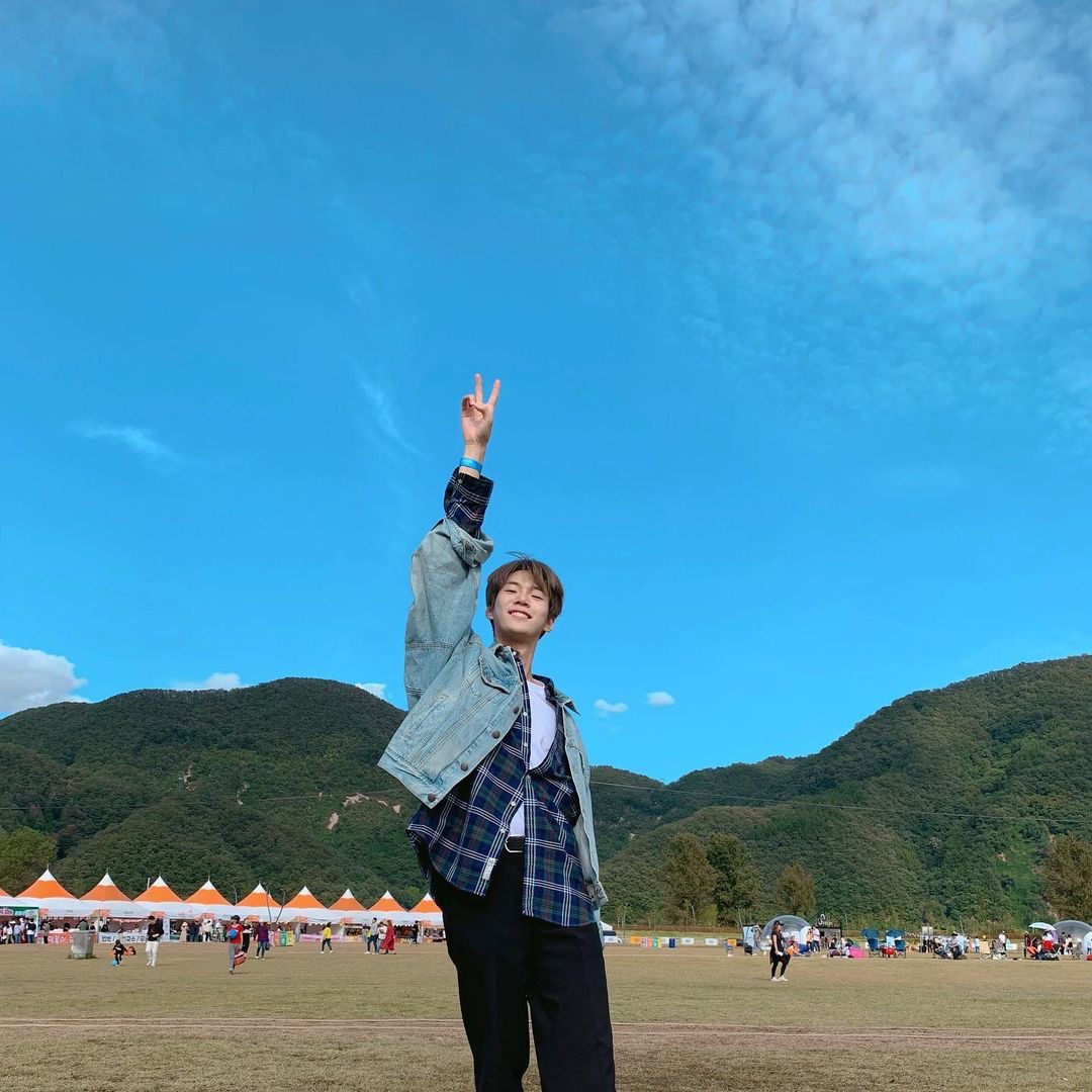 [잡담] 우리 도영이 사진 놓고 가용.. | 인스티즈